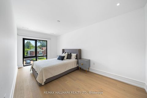 Photo 32 at 22 Divadale Drive, Leaside, Toronto