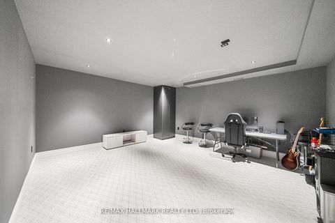 Photo 35 at 22 Divadale Drive, Leaside, Toronto