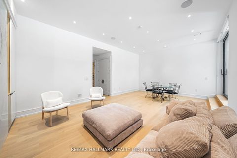 Photo 40 at 22 Divadale Drive, Leaside, Toronto