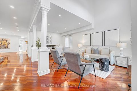 Photo 10 at 115 Thornhill Woods Drive, Patterson, Vaughan