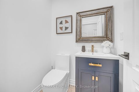 Photo 25 at 115 Thornhill Woods Drive, Patterson, Vaughan