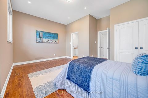 Photo 31 at 115 Thornhill Woods Drive, Patterson, Vaughan