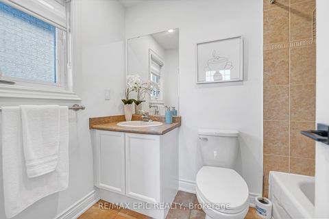 Photo 32 at 115 Thornhill Woods Drive, Patterson, Vaughan