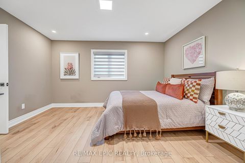 Photo 35 at 115 Thornhill Woods Drive, Patterson, Vaughan