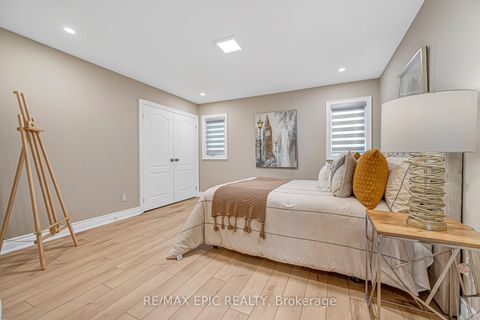 Photo 38 at 115 Thornhill Woods Drive, Patterson, Vaughan