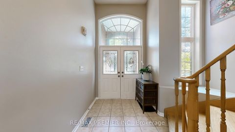 Photo 4 at 215 Drummond Drive, Maple, Vaughan