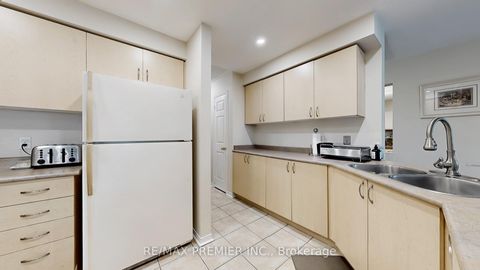 Photo 14 at 215 Drummond Drive, Maple, Vaughan