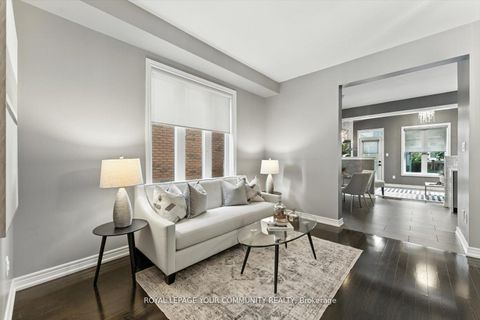 Photo 12 at 27 Hansard Drive, Vellore Village, Vaughan