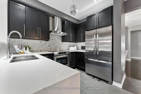 Photo 17 at 27 Hansard Drive, Vellore Village, Vaughan