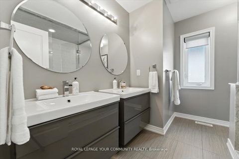 Photo 32 at 27 Hansard Drive, Vellore Village, Vaughan