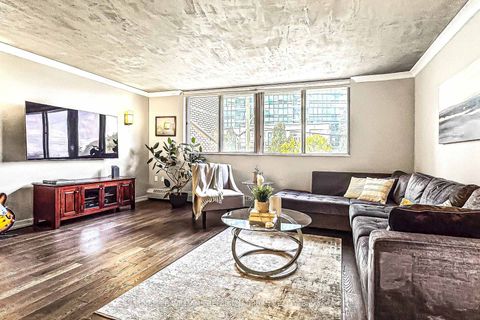 Photo 1 at 205 - 3 Duplex Avenue, Newtonbrook West, Toronto