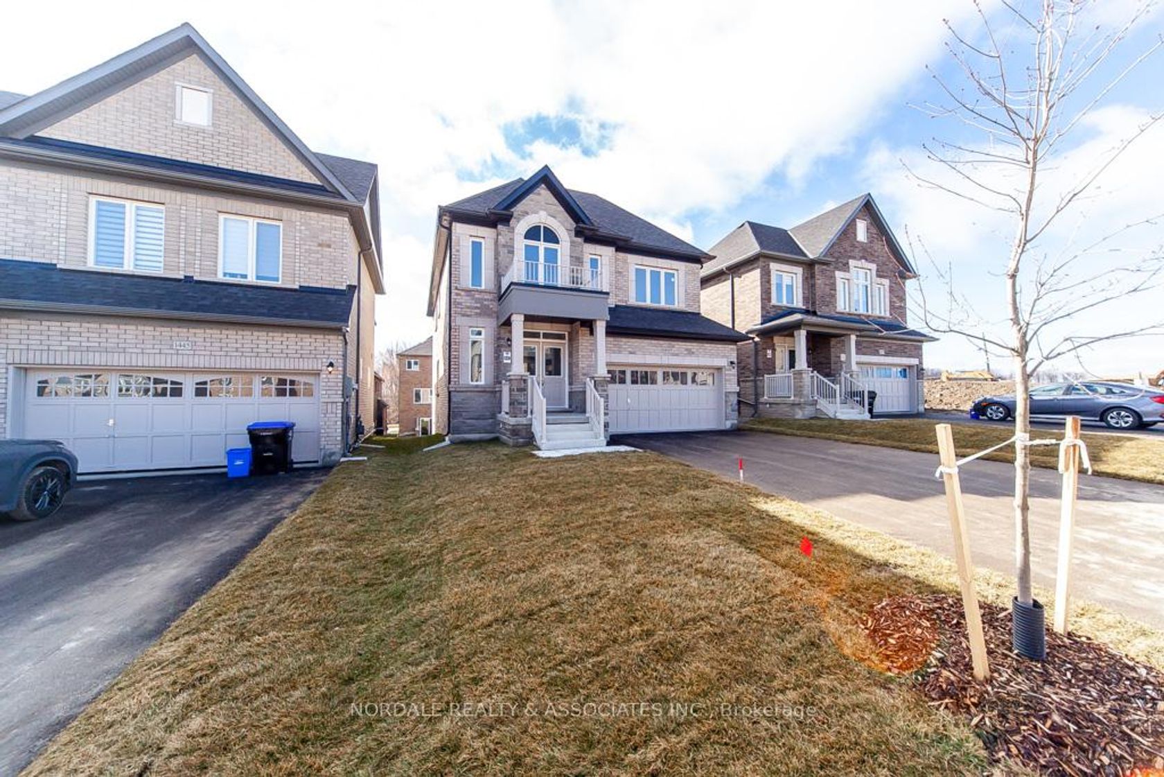 1449 STOVELL Crescent, Lefroy, Innisfil photo number 2