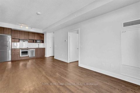 Photo 3 at 706 - 7 Mabelle Avenue, City Centre West, Toronto