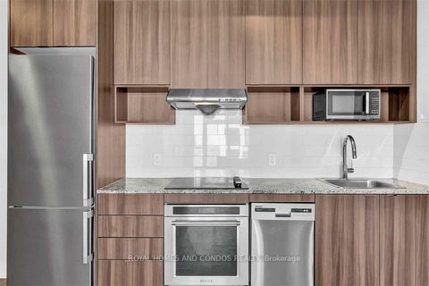 Photo 9 at 706 - 7 Mabelle Avenue, City Centre West, Toronto