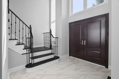 Photo 4 at 39 Michelle Drive, East Woodbridge, Vaughan