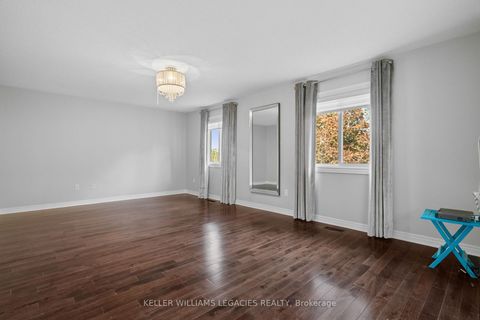 Photo 21 at 39 Michelle Drive, East Woodbridge, Vaughan