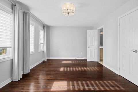 Photo 33 at 39 Michelle Drive, East Woodbridge, Vaughan