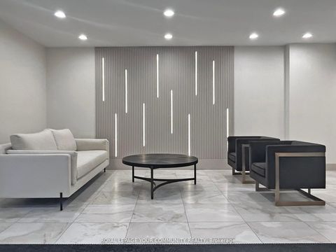 Photo 3 at 324 - 32 Clarissa Drive, Harding, Richmond Hill