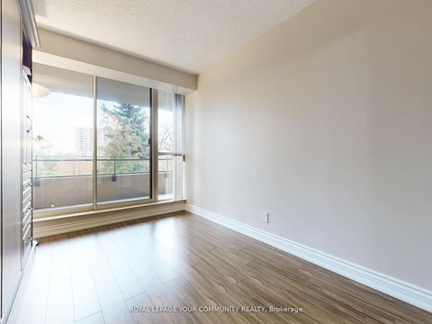 Photo 15 at 324 - 32 Clarissa Drive, Harding, Richmond Hill