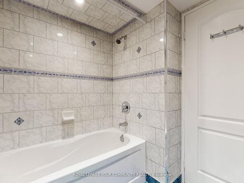 Photo 19 at 324 - 32 Clarissa Drive, Harding, Richmond Hill