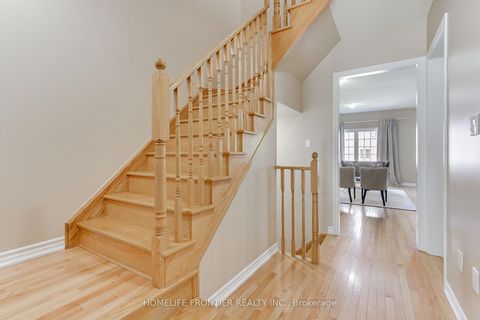Photo 3 at 162 Verdi Road, Oak Ridges, Richmond Hill