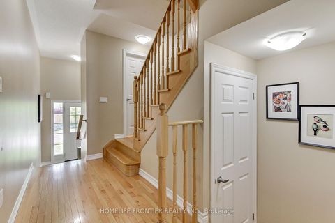 Photo 4 at 162 Verdi Road, Oak Ridges, Richmond Hill