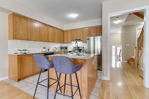 Photo 7 at 162 Verdi Road, Oak Ridges, Richmond Hill