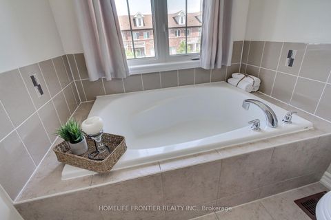 Photo 21 at 162 Verdi Road, Oak Ridges, Richmond Hill