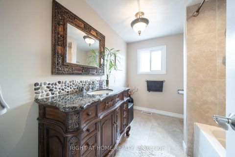 Photo 24 at 259 Tall Grass Trail, East Woodbridge, Vaughan