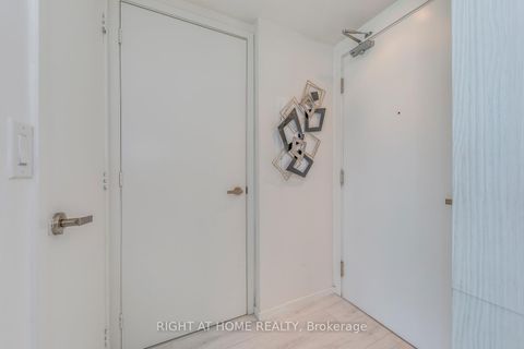 Photo 3 at 611 - 159 Dundas Street E, Yonge Corridor, Toronto