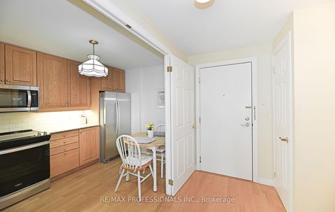 Photo 9 at 504 - 3085 Bloor Street W, Queensway, Toronto