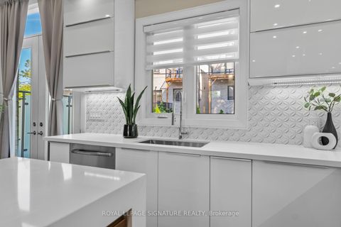 Photo 10 at 59A Bexhill Avenue, Birchmount, Toronto