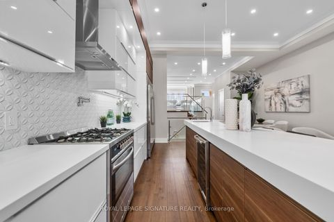 Photo 11 at 59A Bexhill Avenue, Birchmount, Toronto