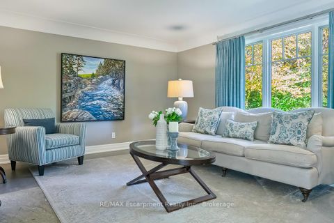 Photo 3 at 278 Carolyn Drive, CO Central, Oakville