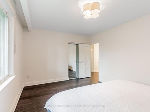 Photo 10 at 62 Cocksfield Avenue, Bathurst Manor, Toronto