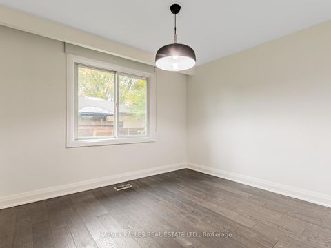 Photo 13 at 62 Cocksfield Avenue, Bathurst Manor, Toronto