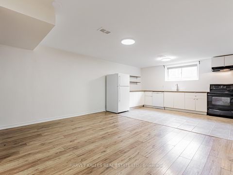 Photo 20 at 62 Cocksfield Avenue, Bathurst Manor, Toronto