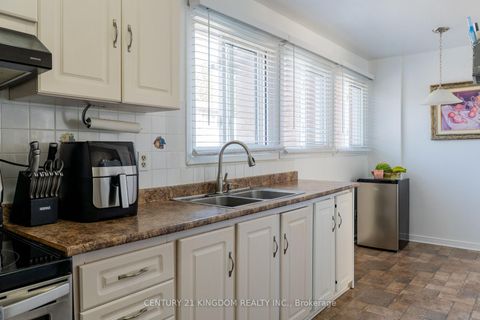 Photo 14 at 80 - 30 Wingarden Court, Malvern, Toronto