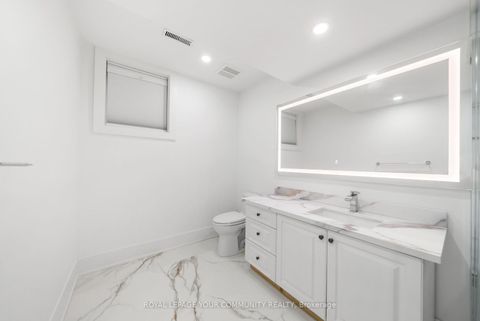 Photo 11 at 72A Oxford Street, Mill Pond, Richmond Hill