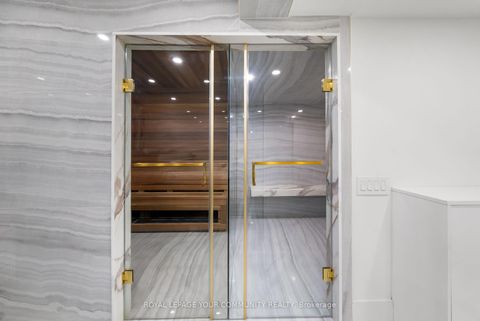 Photo 13 at 72A Oxford Street, Mill Pond, Richmond Hill