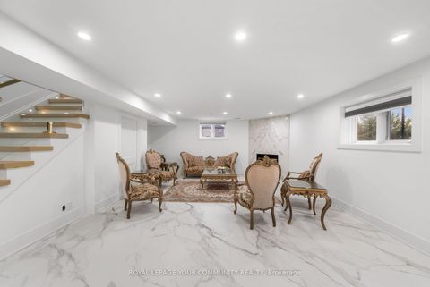 Photo 17 at 72A Oxford Street, Mill Pond, Richmond Hill