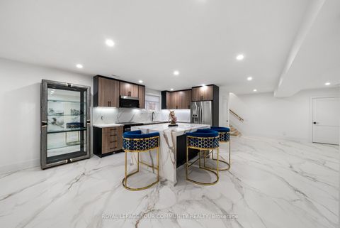 Photo 19 at 72A Oxford Street, Mill Pond, Richmond Hill