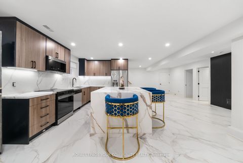 Photo 20 at 72A Oxford Street, Mill Pond, Richmond Hill