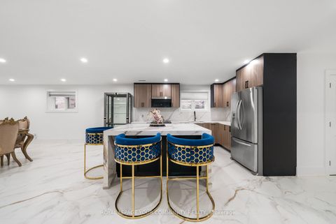 Photo 22 at 72A Oxford Street, Mill Pond, Richmond Hill