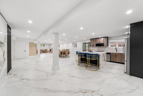 Photo 23 at 72A Oxford Street, Mill Pond, Richmond Hill