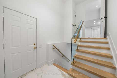 Photo 24 at 72A Oxford Street, Mill Pond, Richmond Hill