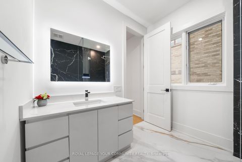 Photo 31 at 72A Oxford Street, Mill Pond, Richmond Hill