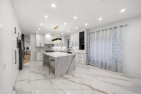 Photo 35 at 72A Oxford Street, Mill Pond, Richmond Hill