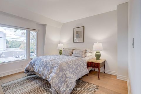 Photo 18 at 466 Montrose Avenue, Little Italy, Toronto