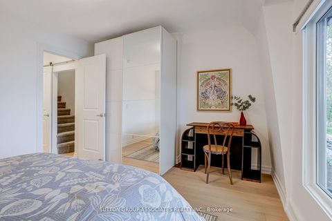 Photo 20 at 466 Montrose Avenue, Little Italy, Toronto